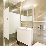 Apartment Superbe T2 Renove Avec Balcon Et Parking, A 150m De La Grande De - Fr-1-3-517 *