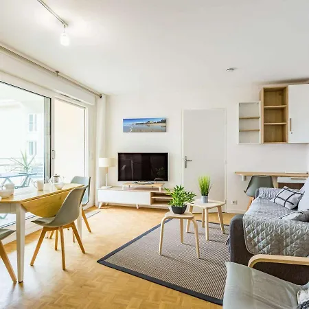 Superbe T2 Renove Avec Balcon Et Parking, A 150m De La Grande De - Fr-1-3-517 Apartment *