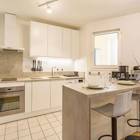 Superbe T2 Renove Avec Balcon Et Parking, A 150m De La Grande De - Fr-1-3-517 * بياريتز