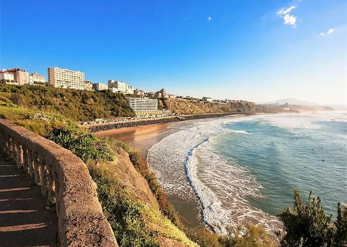 Appartement Superbe T2 Renove Avec Balcon Et Parking, A 150m De La Grande De - Fr-1-3-517 Biarritz