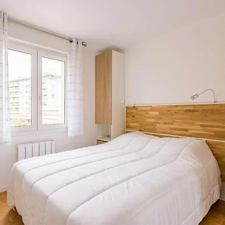 Superbe T2 Renove Avec Balcon Et Parking, A 150m De La Grande De - Fr-1-3-517 比亚里茨