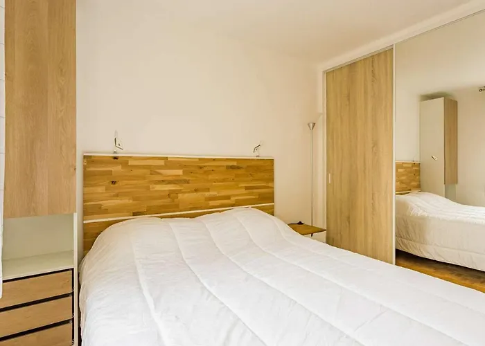 Superbe T2 Renove Avec Balcon Et Parking, A 150m De La Grande De - Fr-1-3-517 Daire